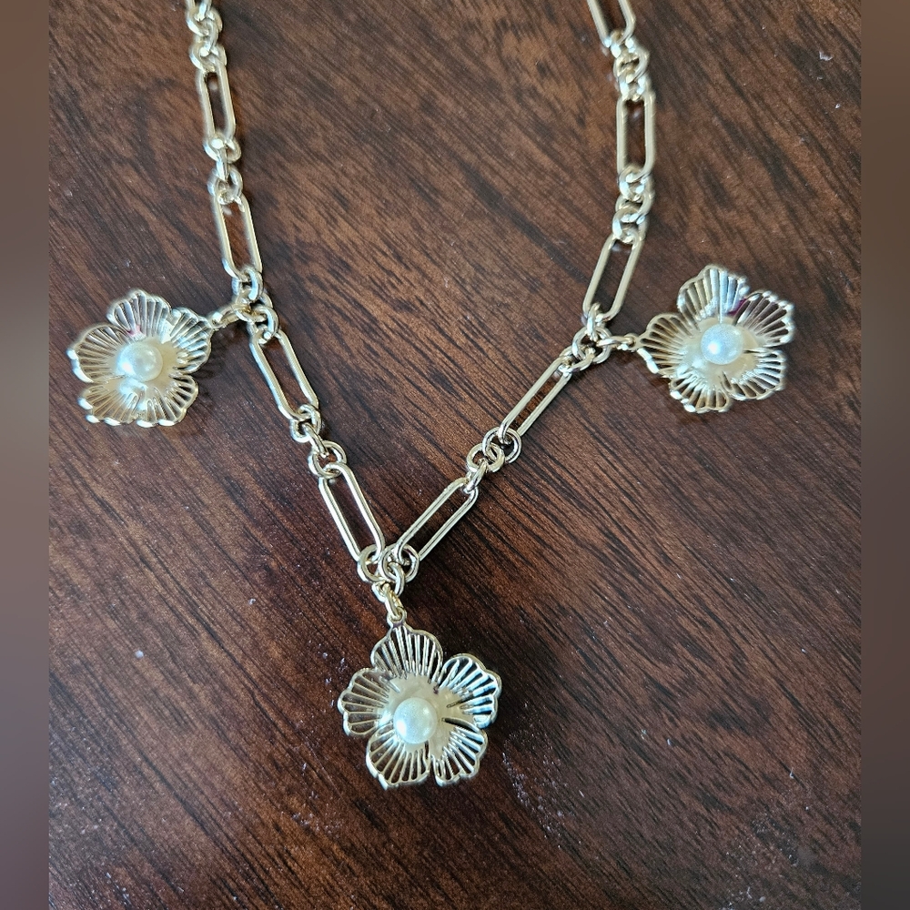 J.Crew floral pearl statement necklace, gold - Picture 4 of 6